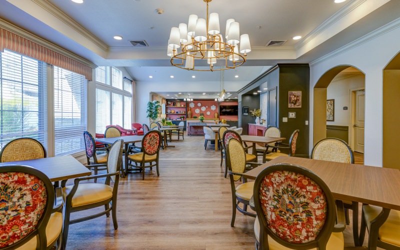Dining room with tables and chairs